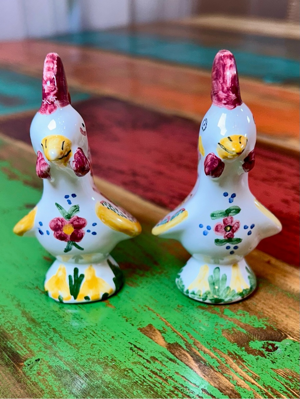 Vintage Portuguese Good Luck Rooster Figurines Hand Painted Pair Signed - Picture 2 of 11